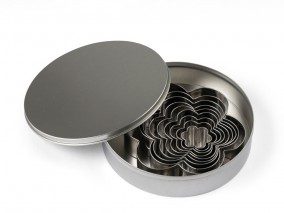 Blomsterbergs Vykrajovátko na sušenky Kytka (9 ks)